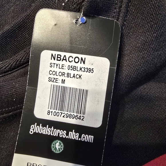 NBA Chicago Bulls Black Sweatshirt Size Medium. NWT - Picture 4 of 5